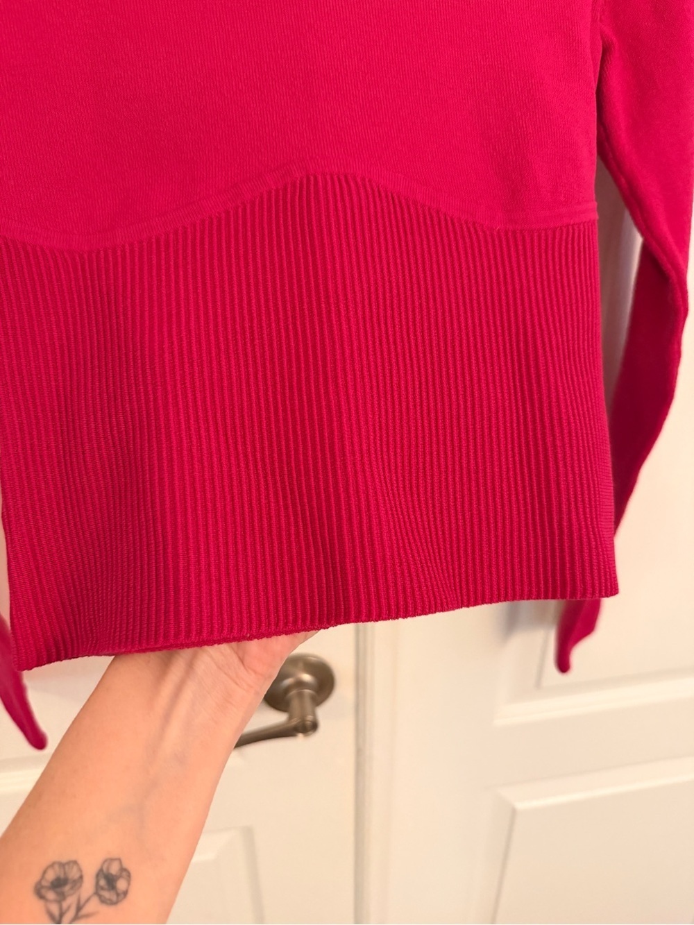 ARITZIA BABATON XS Sculpt Knit Empire Longsleeve Sweater Top Hot Pink - Picture 3 of 10